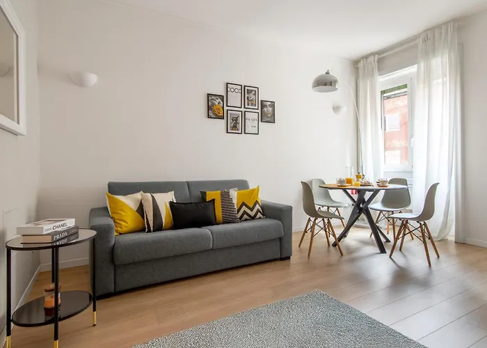Solari Apartment, Milan Fashion Street